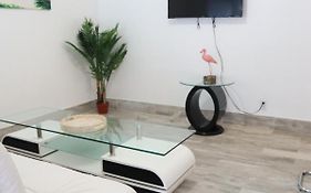 Sii Luxury 1 Bedroom Close To The Beach
